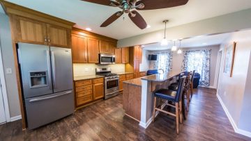 Kitchen island: pleasant bonus that may be used by multiple ways